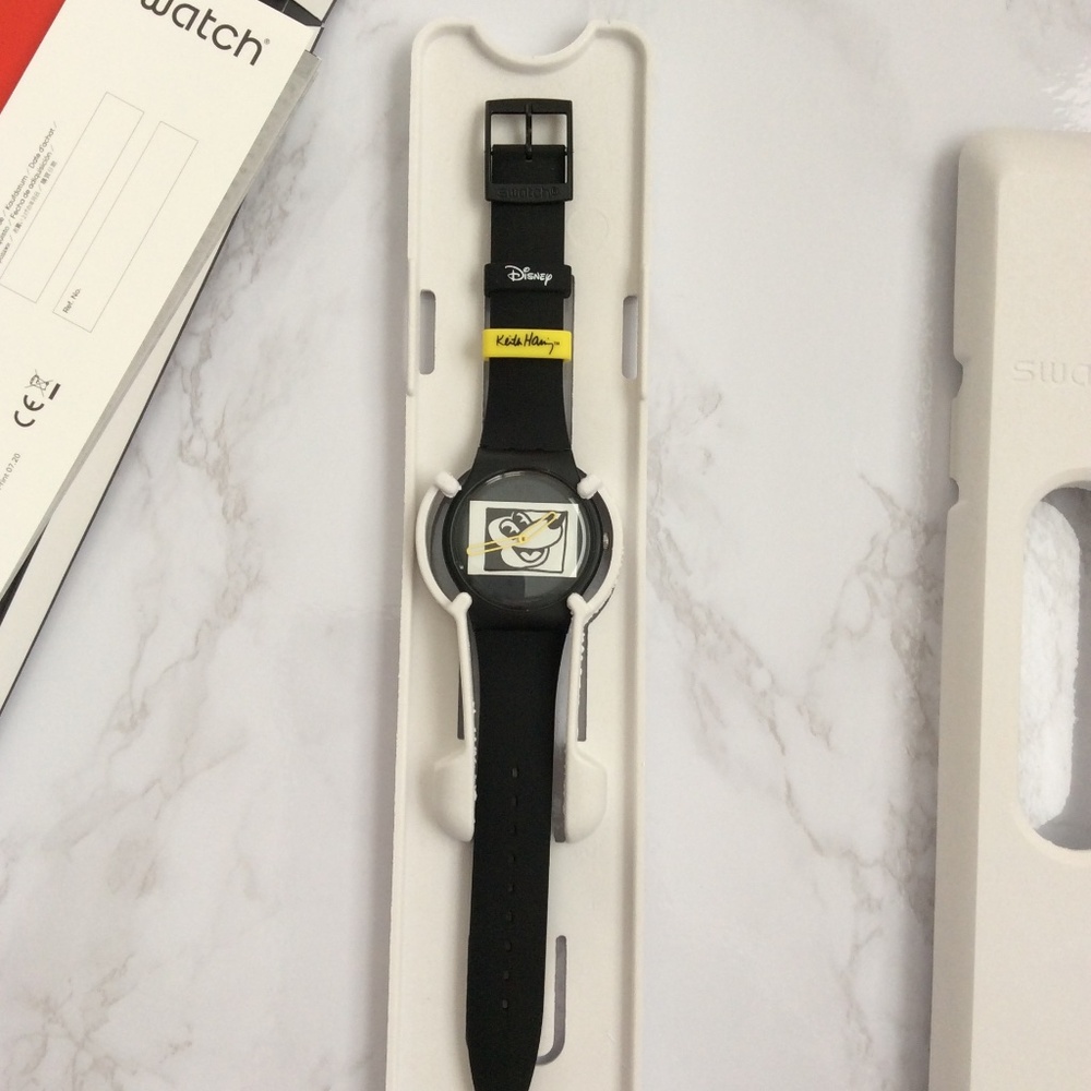 Swatch Watch/MICKEY BLANC SUR NOIR - Picture 2 of 9
